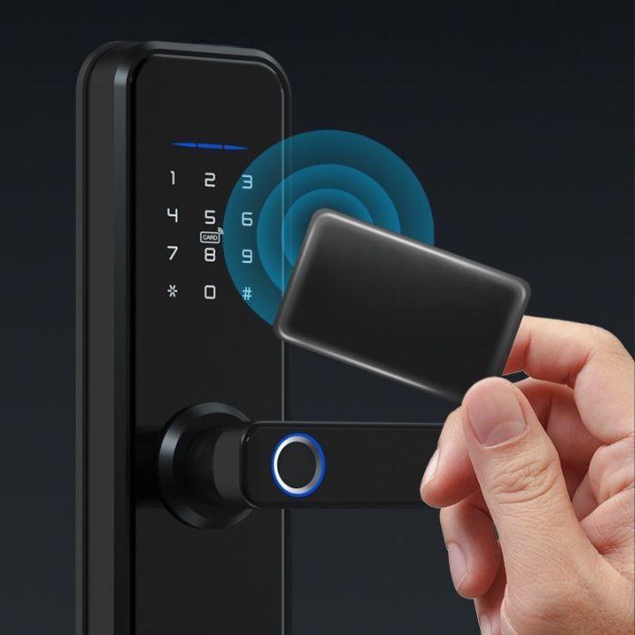 Serrure connect&eacute;e avec ouverture par badge ou cartes